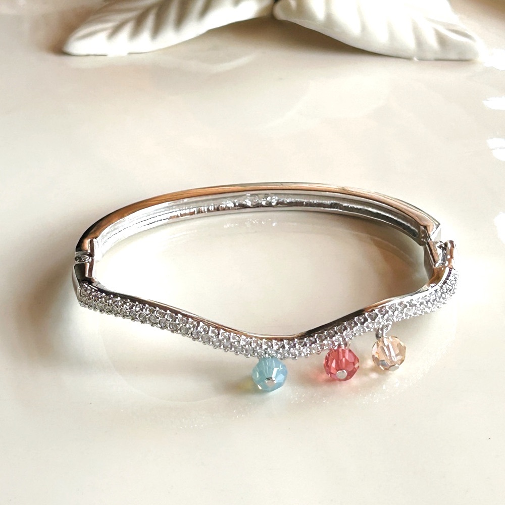 ✨ Genuine Swarovski Hinged Silver-Tone Bracelet w/ Crystal Charms ✨ Swan Logo 7”